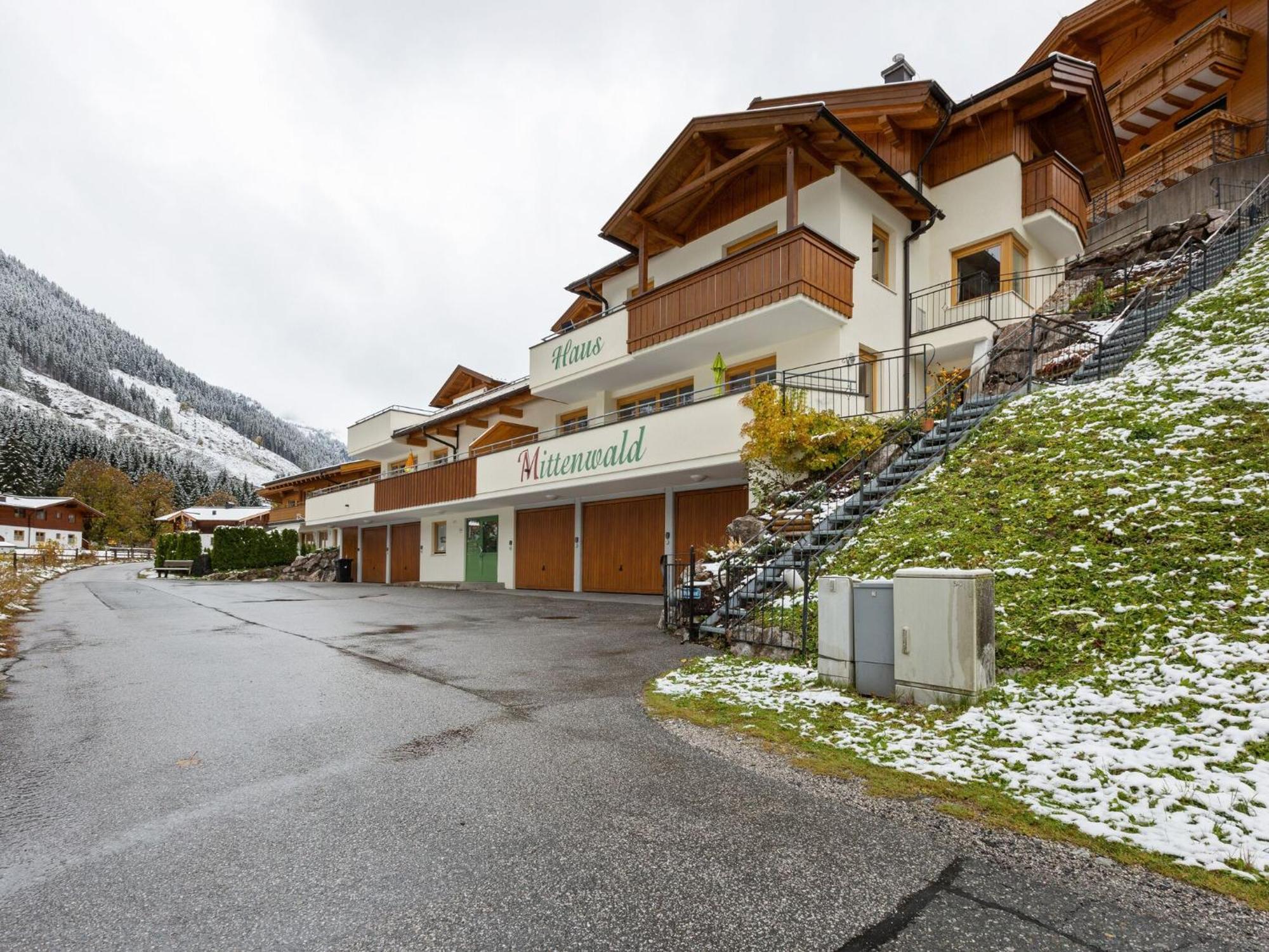 Chalet Apartment In Saalbach Hinterglemm Bagian luar foto